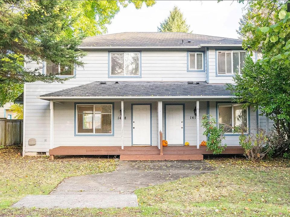 Front (rental unit is the right side door)