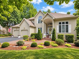 10 Lida Drive, Essex, VT 05452