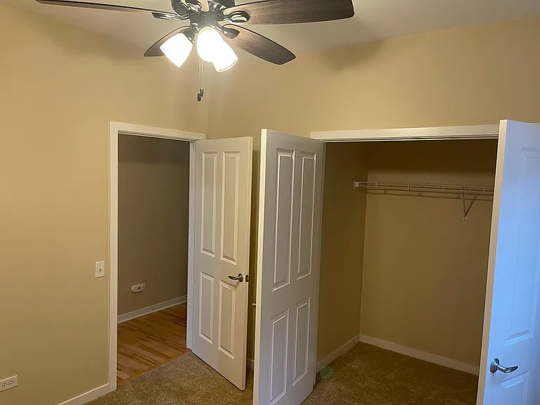 1110 W Washburne Ave #301 — Photo 9