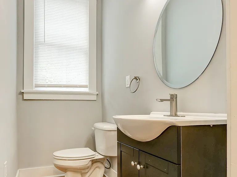421 Chimborazo Blvd — Photo 15