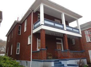 106 James St, Hinton, WV 25951