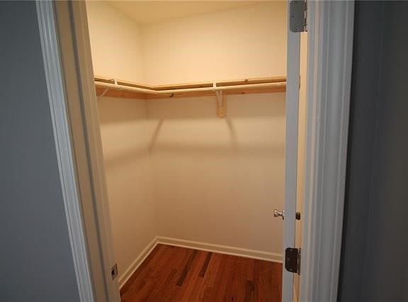 4th image of 7330 Wayne Ave