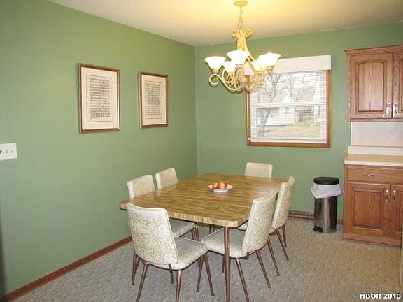 4th image of 241 Edinborough Dr