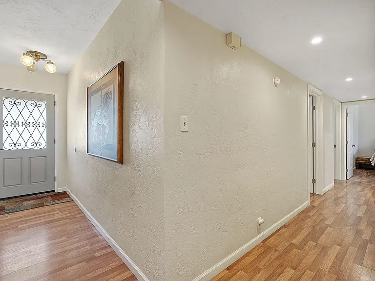 1716 E Academy Ave — Photo 1