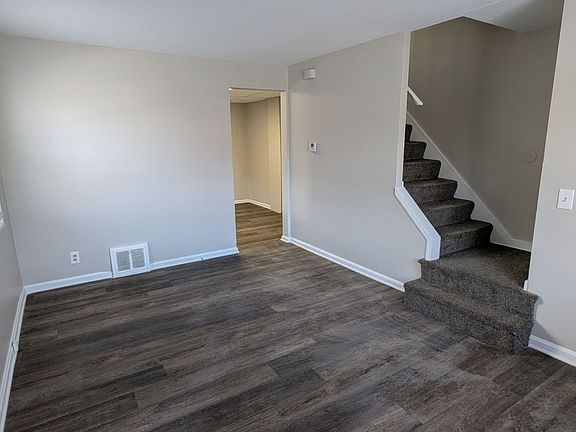 3rd image of 1334 20th St NE #1402