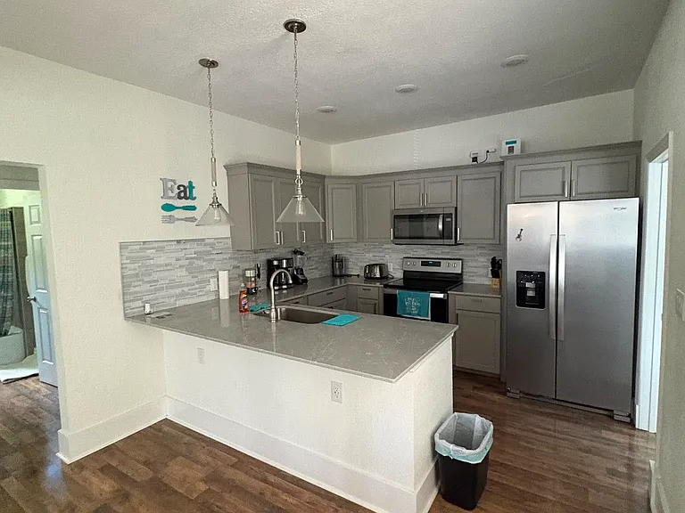 145 Ruth St — Photo 3