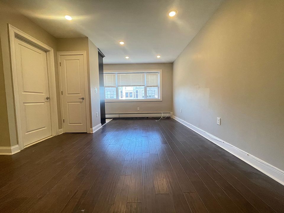 2nd image of 2505 Kennedy Blvd #49B
