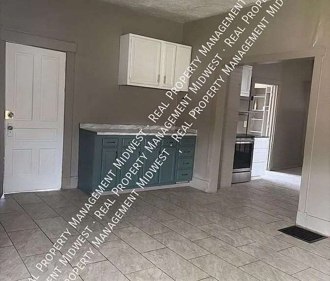 4396 Springfield St — Photo 5