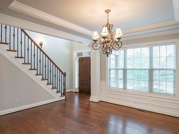 4th image of 216 Ellerslie Park Blvd