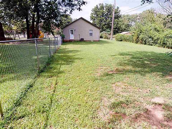 4th image of 606 W Hanna Ave