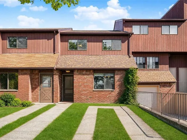 999 West Fingerboard Road image 1 of 33