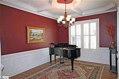 5th image of 221 Glen Abbey Way