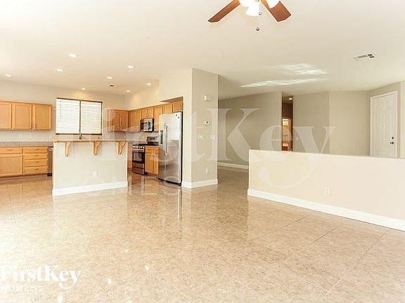 3rd image of 6857 N Campbell Rd