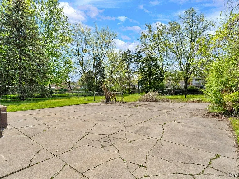 18792 Old Homestead Dr — Photo 22
