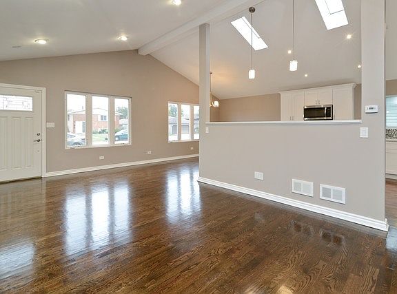2nd image of 14140 S Saginaw Ave
