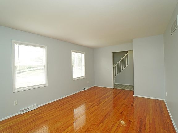 5th image of 1898 Edgewater Dr