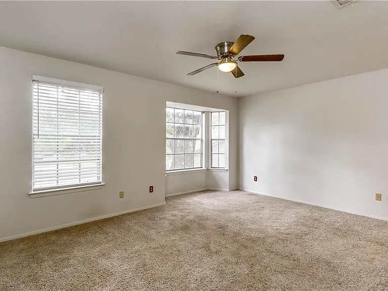 4200 Everest Ln — Photo 23