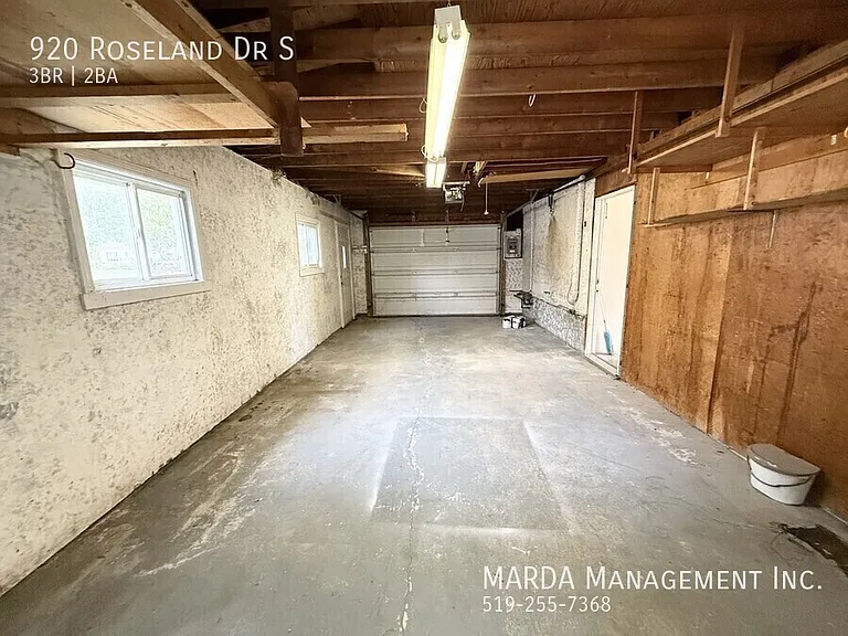 920 Roseland Dr S — Photo 39