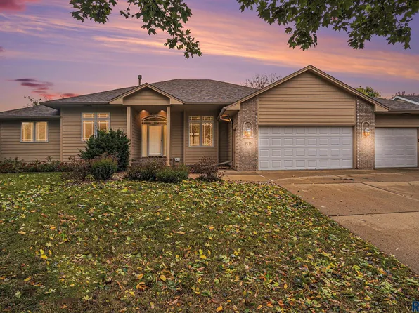 6715 W Snowberry Cir, Sioux Falls, SD 57106