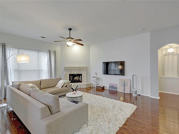 5th image of 19907 Canterwood Ln