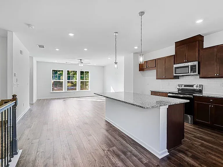 6133 Wayburn St — Photo 11