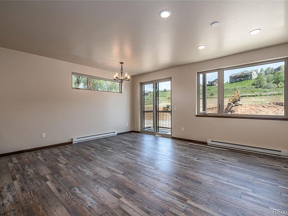 2nd image of 310 Fox Springs Cir #101