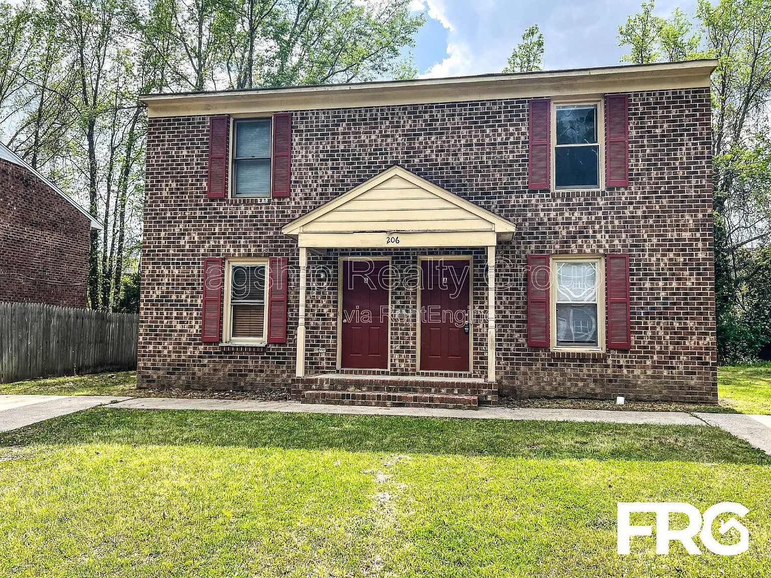 2 bed, 2.0 bath, 1054 sqft, $1,095 — Photo 2