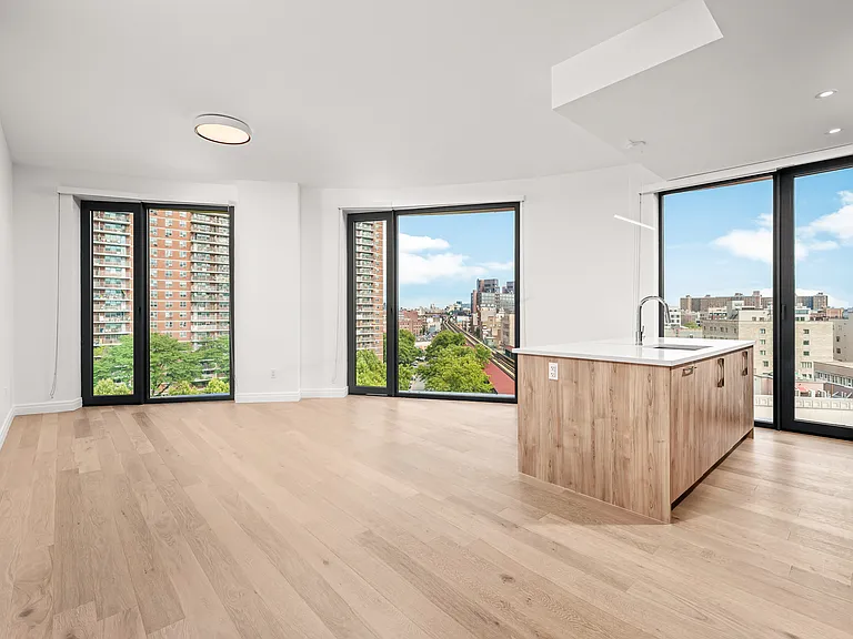 255 Lorimer St #553 — Photo 1