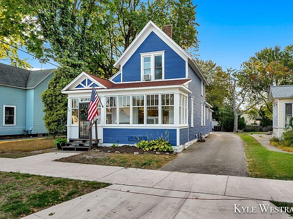 4th image of 276 Van Raalte Ave