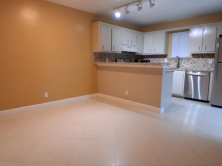 303 Waterview Dr — Photo 67