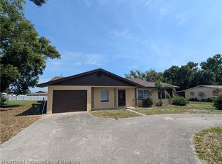 222 Hillcrest Dr, Avon Park, FL 33825