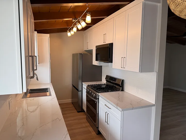 320 W Avenida Palizada #5 — Photo 11