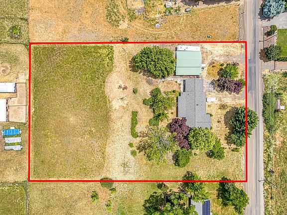 3rd image of 2775 Randall Ave