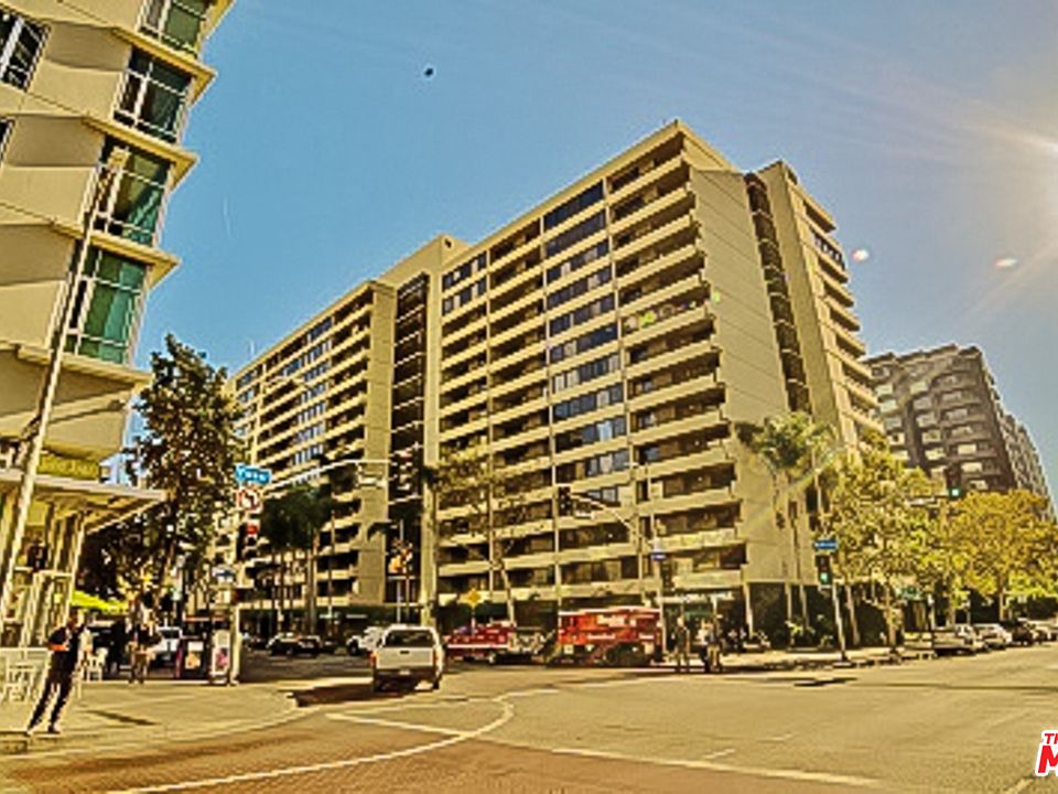 1st image of 600 W 9th St APT 1102