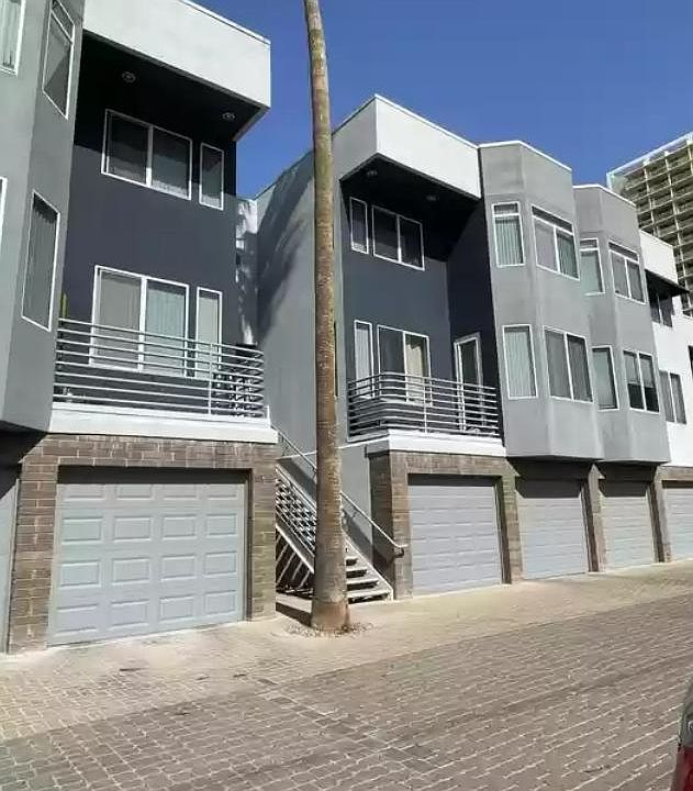 Building 6 - Entrance