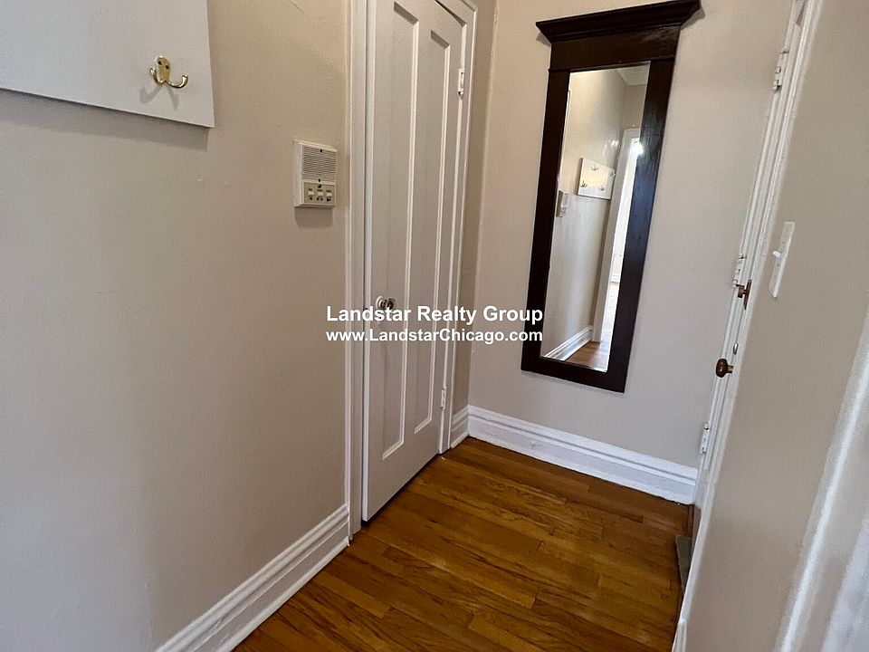 1st image of 4937 N Whipple St APT 3W