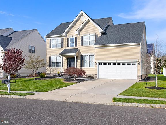 3rd image of 16 Meadow Run Rd