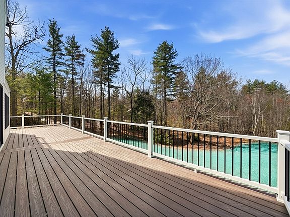 5th image of 13 Sunridge Rd
