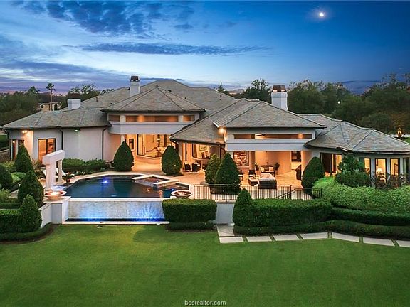 2nd image of 4718 Heron Lakes Cir
