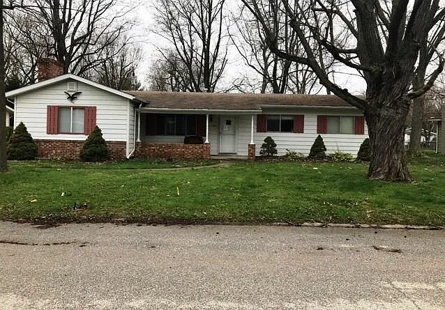 701 Pleasant Dr photo 1