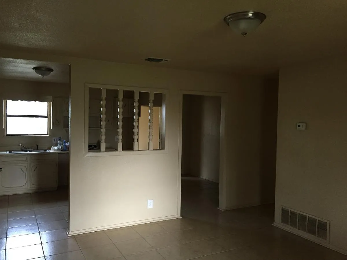 5 bed, 1089 sqft, $1,075 — Photo 4