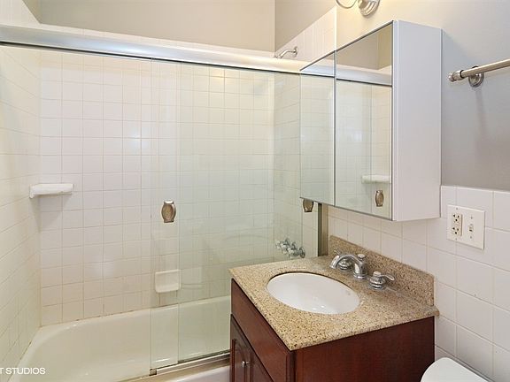 5th image of 1255 N Ashland Ave Suite 1R