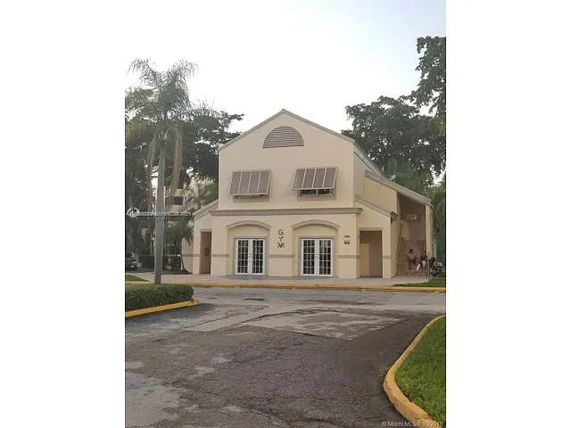 Building Photo - 8180 Geneva Ct #123