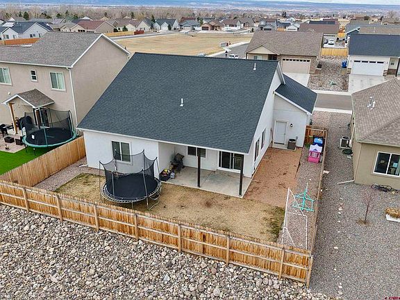 5th image of 1422 Blue Creek Avenue