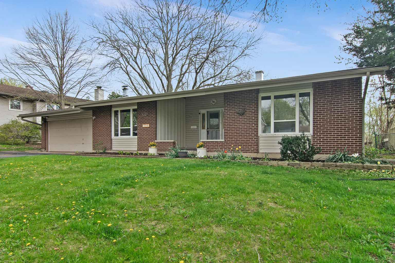 6033 Ridgeway Dr photo 1