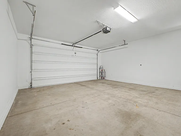 9004 W Georgia Ave — Photo 31