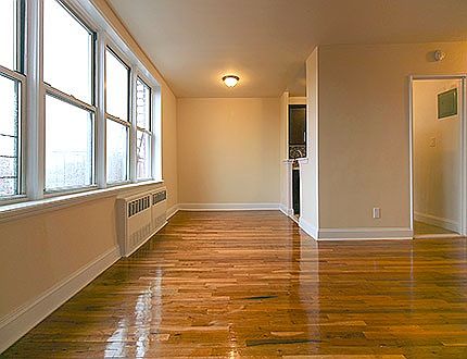 2nd image of 14232 84th Dr #5J