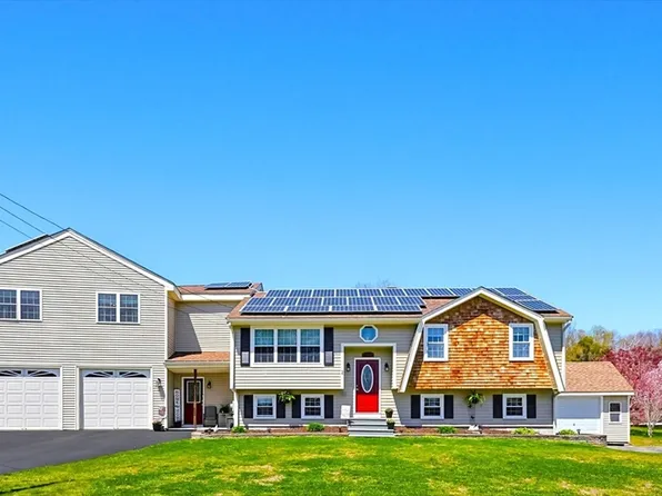 2 Kimberly Ln, Blackstone, MA 01504