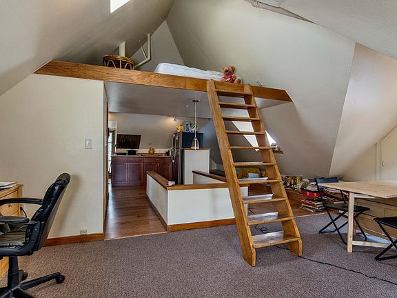 3rd image of 1119 N Pearl St #8