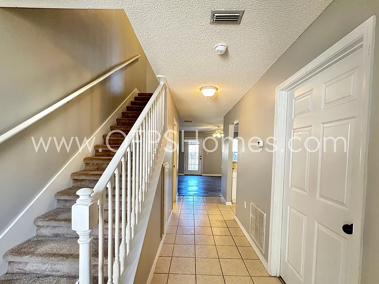 959 Scenic Oak Ln — Photo 3